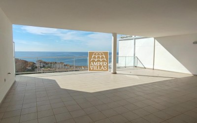 Nice modern apartment near the beach with panoramic views.